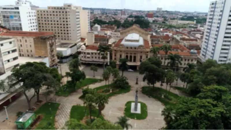 Carnaval altera horários de comércio e serviços públicos em Ribeirão Preto e Franca