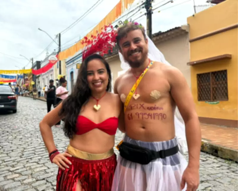 Carnaval de Olinda: Noivos criam 'pix casório' e turistas inovam com fantasias e histórias