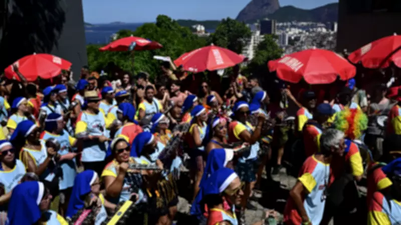 Carnaval do Rio tem 46 blocos nesta segunda com destaque para Sargento Pimenta