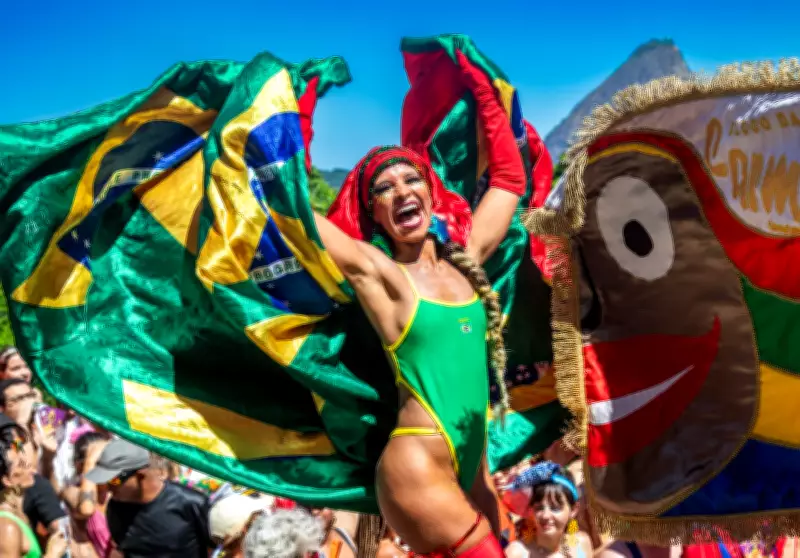 Carnaval do Rio tem início oficial com bloco das Carmelitas em Santa Teresa