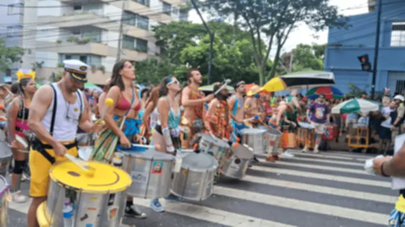 Carnaval em BH: Juventude Bronzeada e outros blocos agitam terça-feira de folia
