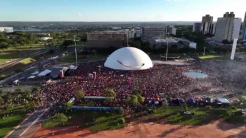 Carnaval no DF segue com foliões e atrações especiais neste domingo de calor