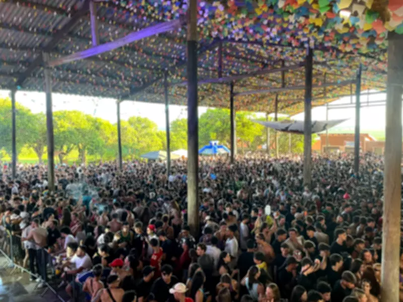 Carnaval universitário em Sorocaba mistura funk, trap e pop em bloco que reuniu 5 mil pessoas