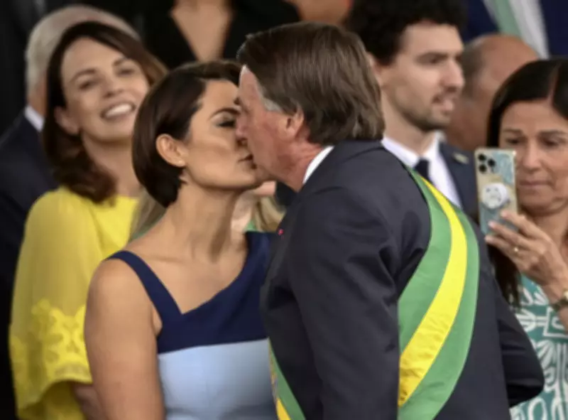 Carta de Amor de Bolsonaro para Michelle: Ex-presidente Agradece e Declara Fidelidade