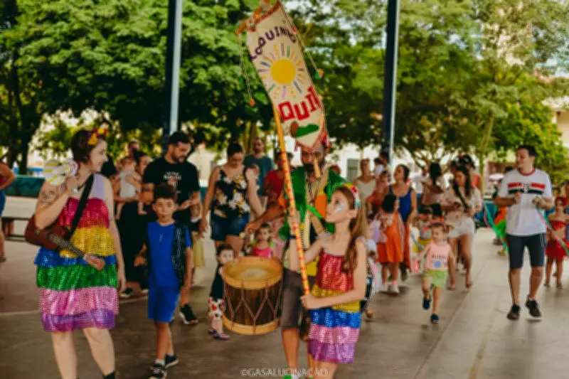 Casal transforma carnaval em festa infantil com bloquinho Taquitá em Presidente Prudente