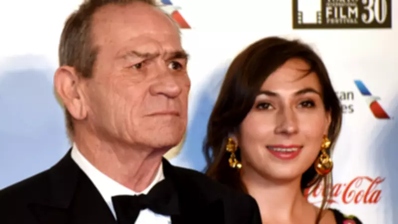 Causa da morte de Victoria Jones, filha de Tommy Lee Jones, é divulgada como overdose acidental