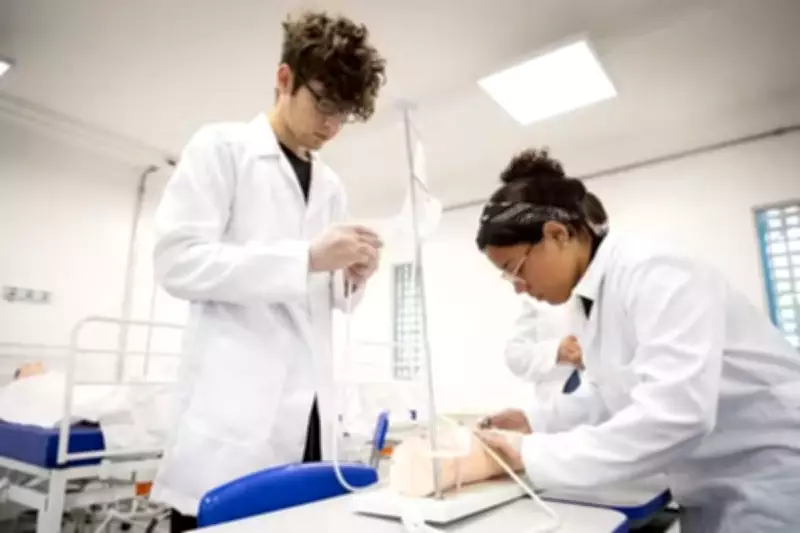 Censo Escolar 2025: Ensino integral e técnico avançam, mas matrículas caem 1 milhão