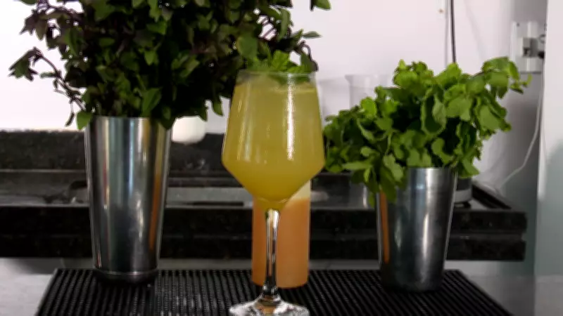 Chef JPB ensina receitas de drinks sem álcool para refrescar o verão