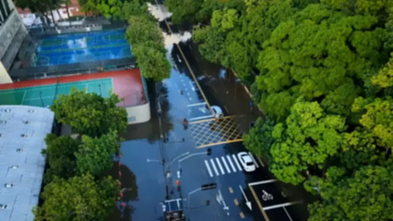 Chuva forte causa alagamentos e queda de árvores no Rio de Janeiro