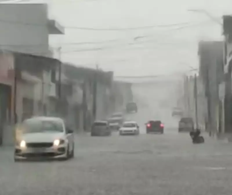Chuva intensa causa alagamentos e danos em várias cidades de Sergipe