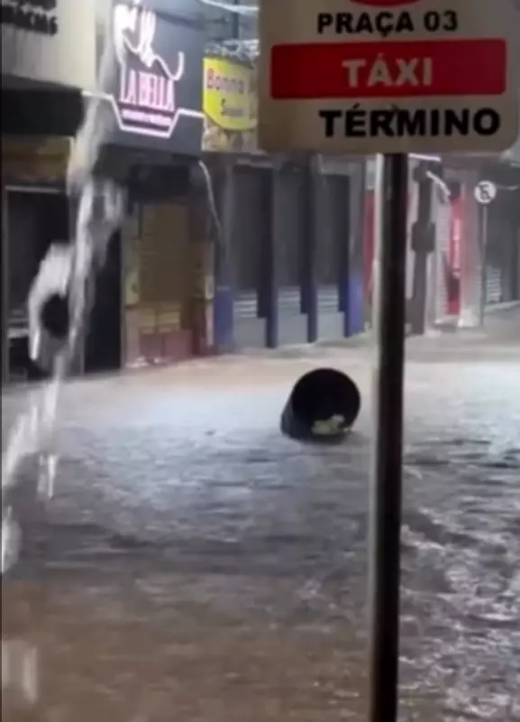 Chuva intensa causa alagamentos e prejuízos em Palmeira dos Índios, Alagoas