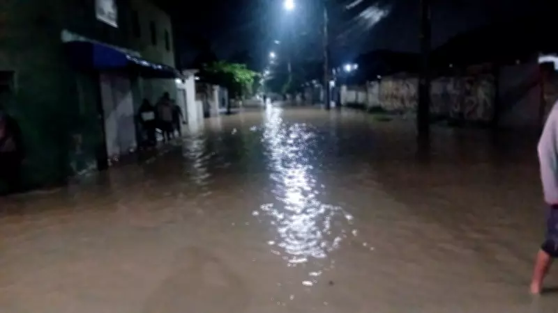 Chuvas intensas alagam 120 casas e deixam mais de 30 desabrigados em Taubaté, SP