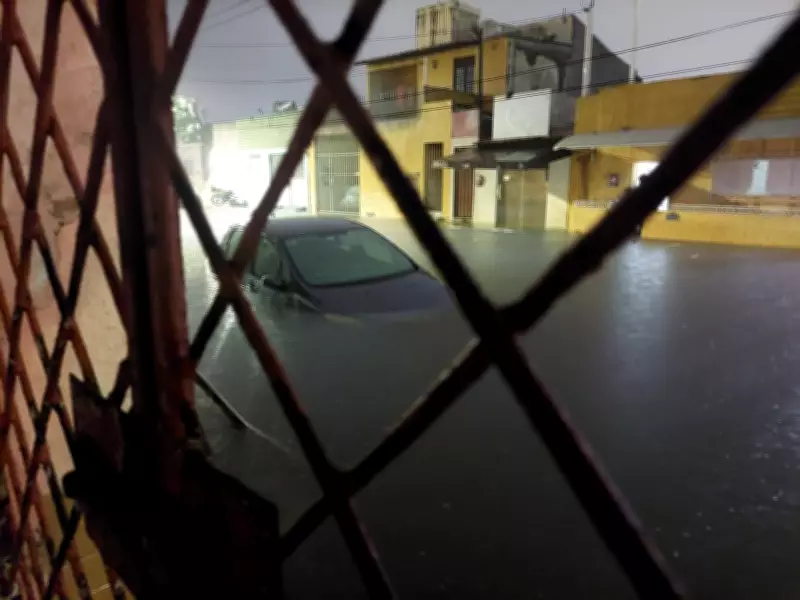 Chuvas intensas alagam Natal e deixam vias intransitáveis na capital potiguar