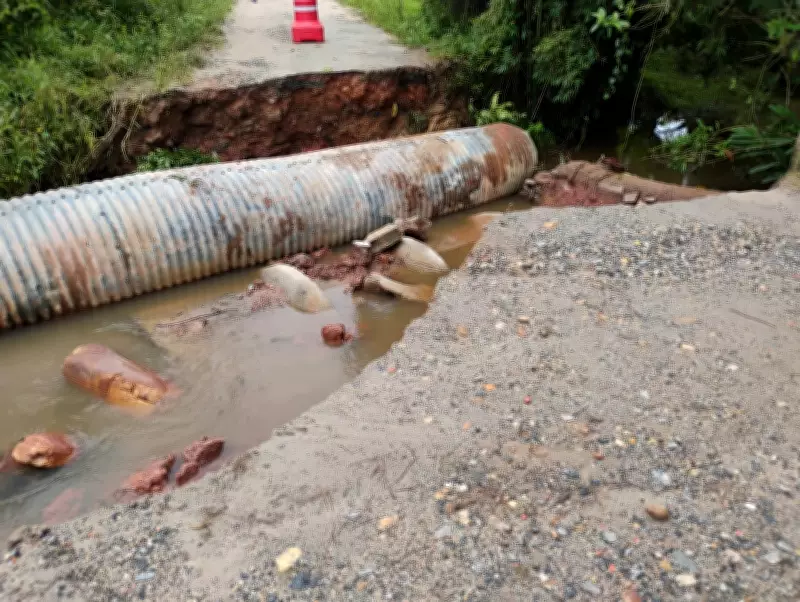 Chuvas intensas derrubam pontes e arrastam carro para rio em Santa Isabel
