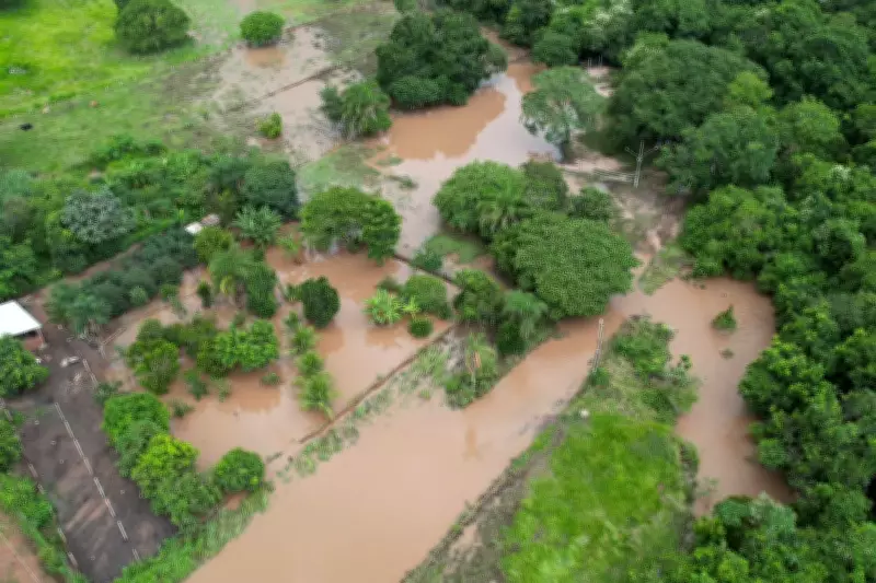 Chuvas intensas em Corguinho: Rio Taboco invade casas e deixa famílias isoladas