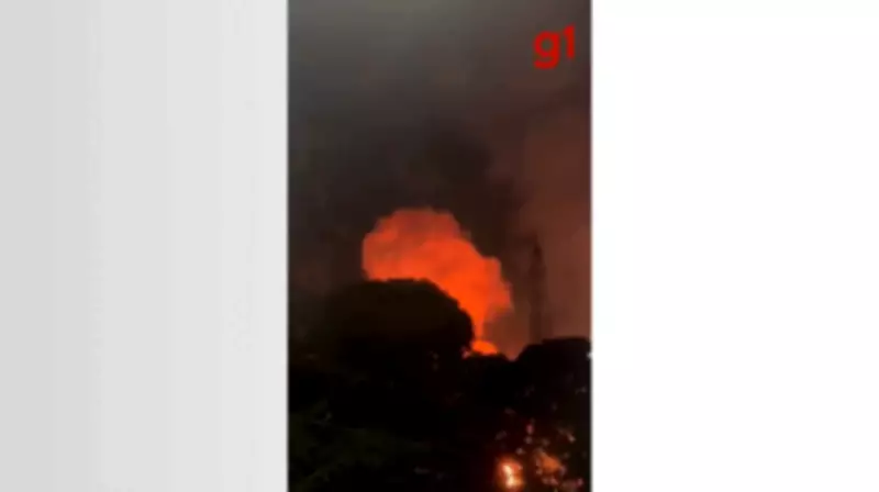 Clarão e labaredas em usina de Timóteo assustam moradores, mas eram procedimento de segurança