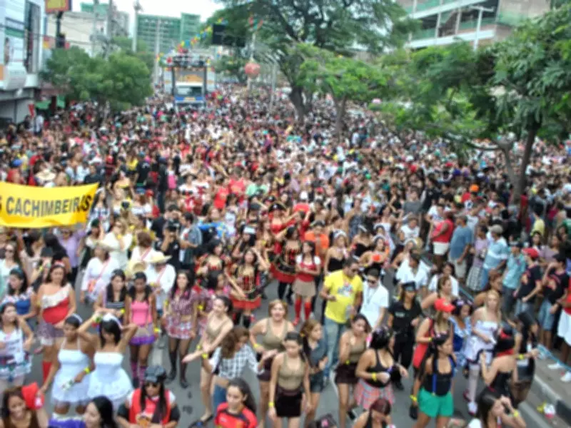 Claudia Leitte confirma show na drilha de Caruaru em 2026