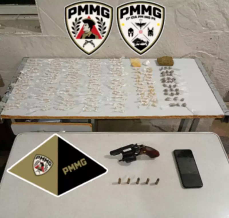 Cão farejador ajuda PM a encontrar arma e drogas em lixeira durante operação em Montes Claros