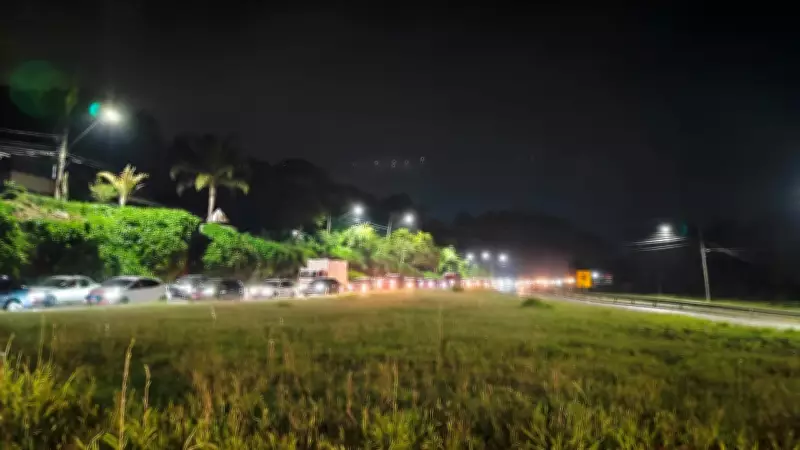 Congestionamento na Mogi-Bertioga marca início do Carnaval com previsão de 106 mil veículos