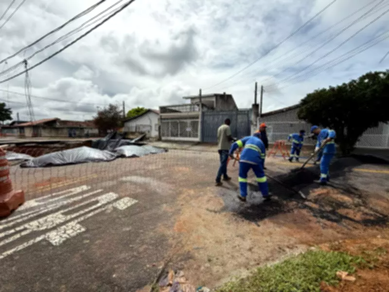 Cratera no Jardim Imperial cresce com chuva e deixa 156 desalojados em São José