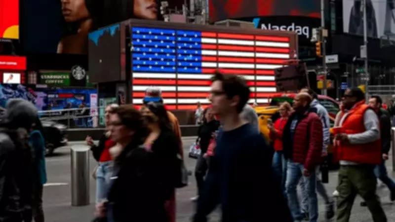 Crescimento populacional dos EUA atinge queda histórica de 0,5% em 2024-2025