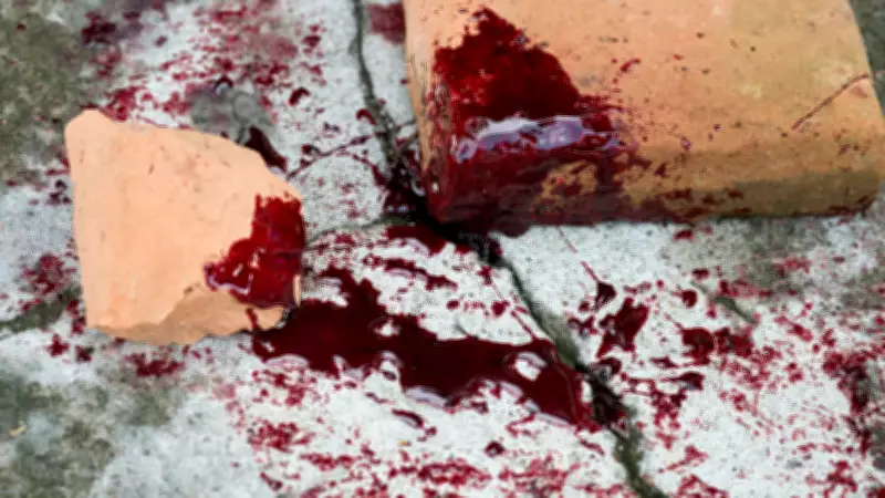 Criança de 4 anos morre atingida por muro em Itapevi; idoso atropelado em Santos