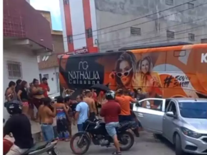 Criança de 5 anos cai de prédio em Caruaru e é transferida de helicóptero para Recife