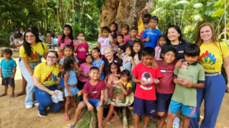 Crianças indígenas do Amazonas recebem livros que valorizam cultura ancestral em doação histórica