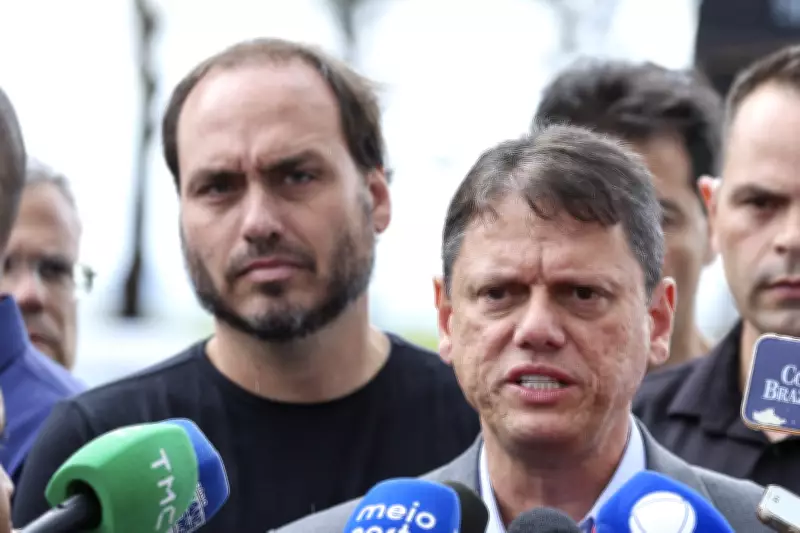 Crise entre bolsonaristas e Tarcísio em SP: resistência a André do Prado como vice
