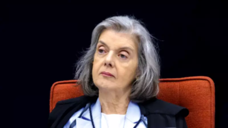 Cármen Lúcia anuncia regras éticas para Justiça Eleitoral e pressiona STF