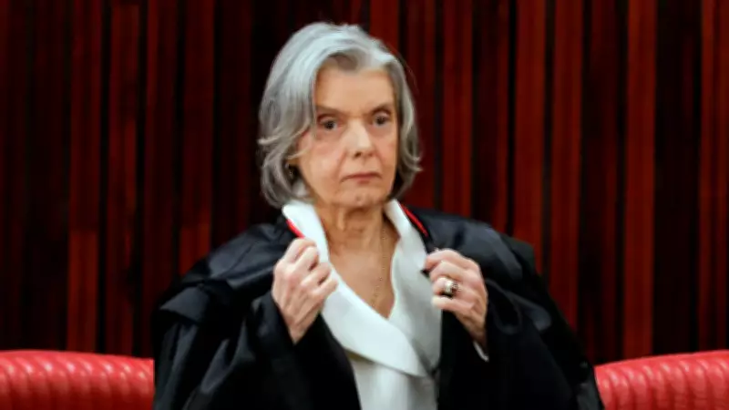 Cármen Lúcia exige fim do teletrabalho na Justiça Eleitoral e celeridade no cadastro de eleitores