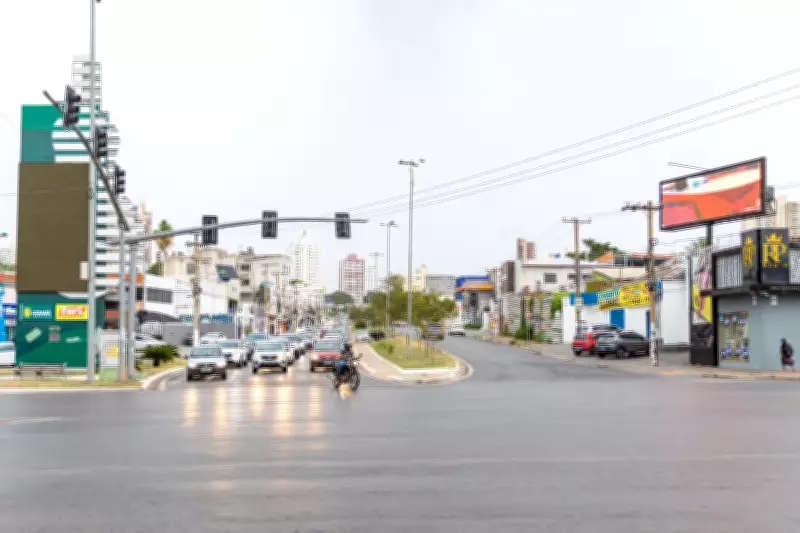 Cuiabá interdita Avenida Mato Grosso para montagem do Carnaval 2026