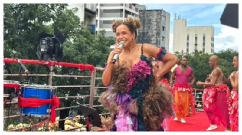 Daniela Mercury encerra Carnaval em SP com Pipoca da Rainha e carinho dos fãs