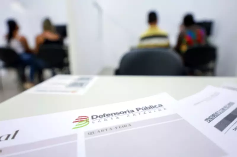 Defensoria Pública de SC abre concurso com 14 vagas e salário inicial de R$ 24 mil