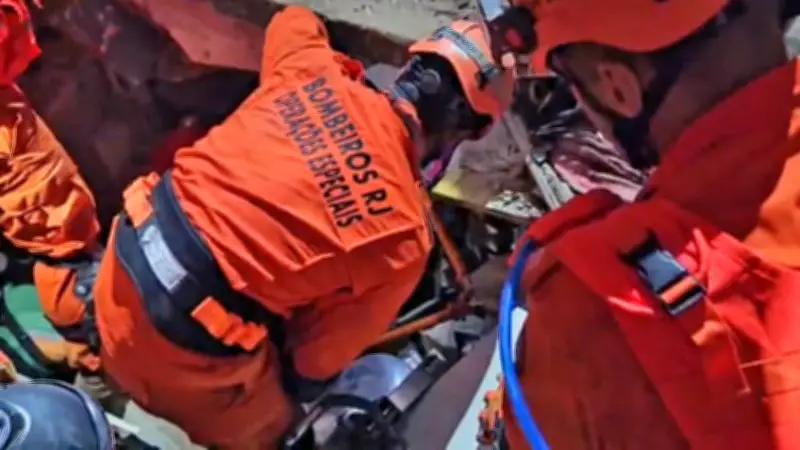 Desabamento no Maracanã: Bombeiros resgatam menina de 7 anos após 5 horas sob escombros