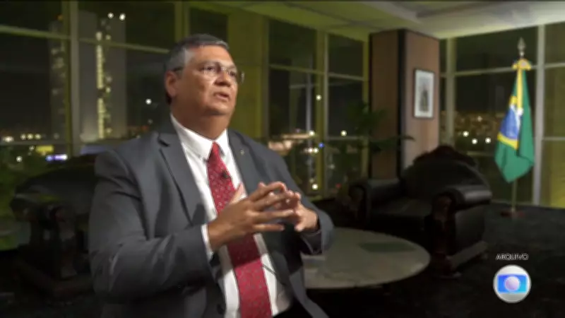 Dino proíbe criação de novas leis para pagamento de 'penduricalhos' acima do teto público