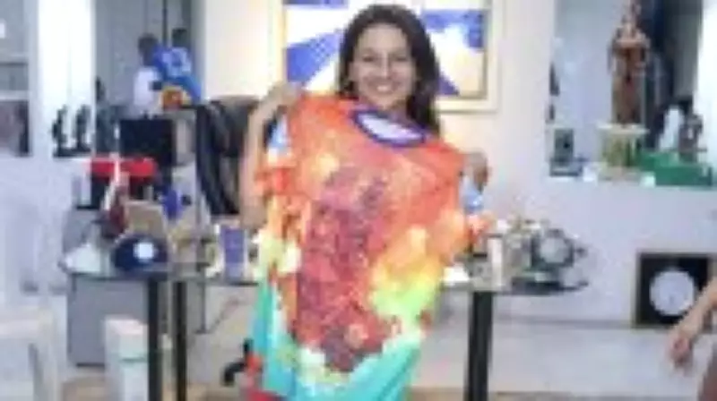 Dira Paes encarna Dona Lindu, mãe de Lula, em desfile histórico da Acadêmicos de Niterói