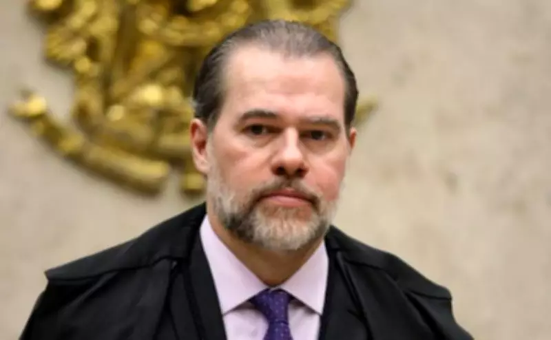 Dólar sobe após escândalo envolvendo ministro Toffoli e Banco Master