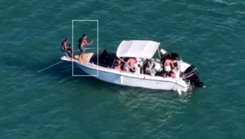 Drone da PM flagra chefe do tráfico dançando em lancha antes de prisão no Rio