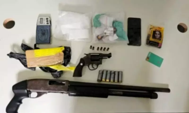 Dupla é presa com armas, drogas e material do tráfico em distrito de Riachão do Jacuípe