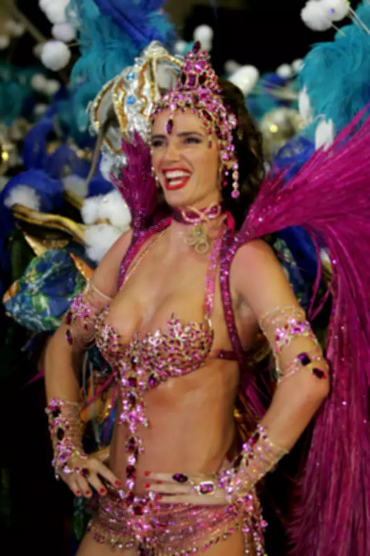 E-mail de Epstein menciona modelo brasileira Luma de Oliveira em caso de exploração sexual