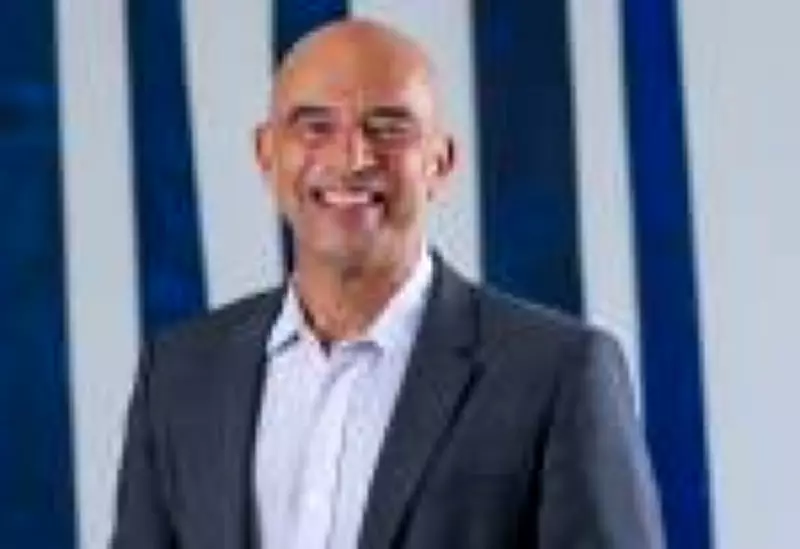 Economista afirma que Flávio Bolsonaro está mais preparado que o pai para governar o Brasil