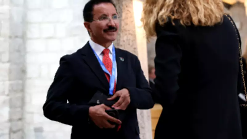 Empresário ligado a Epstein renuncia após vazamento de e-mails sobre vídeo de tortura