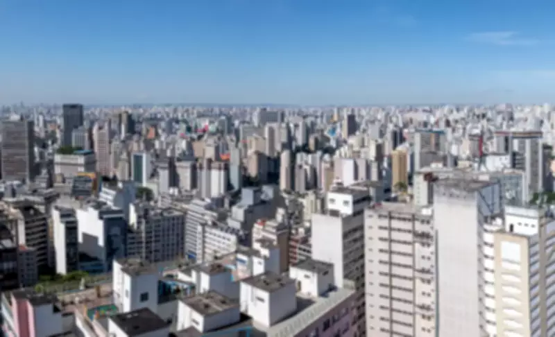 Empréstimo com garantia: quando usar carro ou imóvel vale a pena?