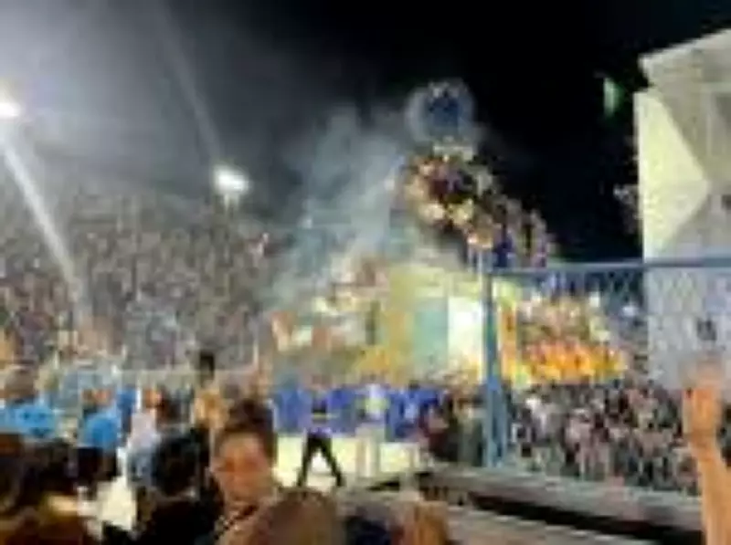 Escola de Samba de Niterói Realiza Ritual de Limpeza com Galo Preto na Sapucaí