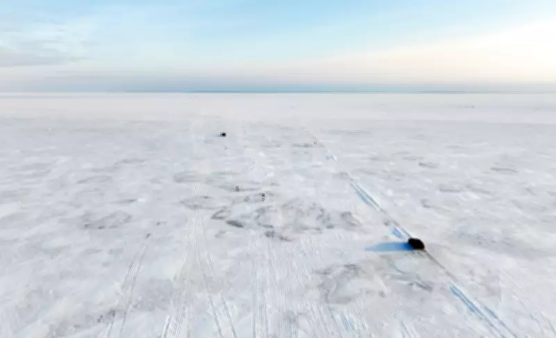 Estônia inaugura estrada oficial sobre mar congelado no rigoroso inverno do Hemisfério Norte