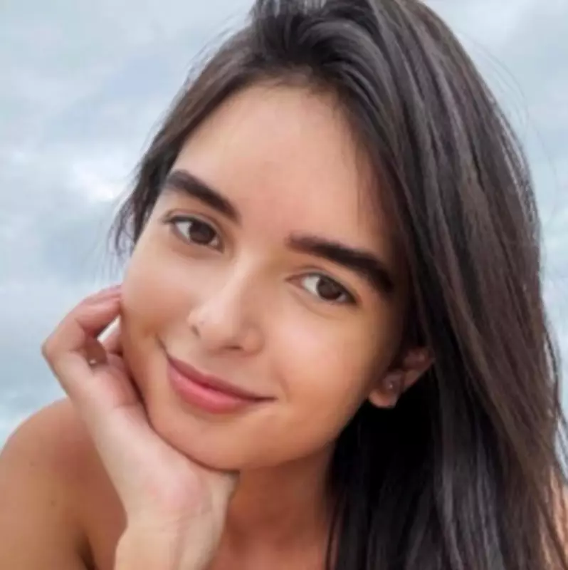 Estudante de psicologia é sepultada após ser morta ao sair do trabalho em Juatuba