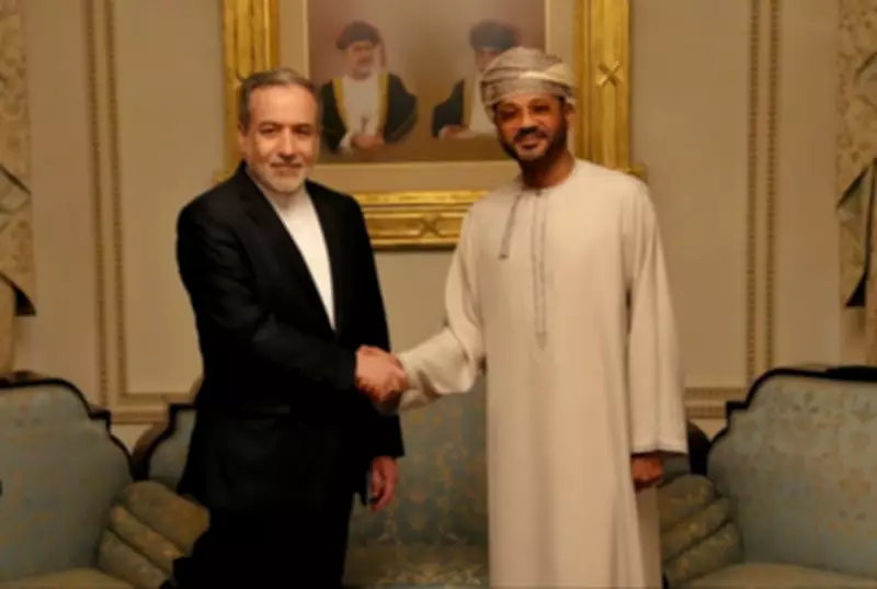 EUA e Irã iniciam negociações nucleares em Omã sob ameaças de Trump e tensões regionais