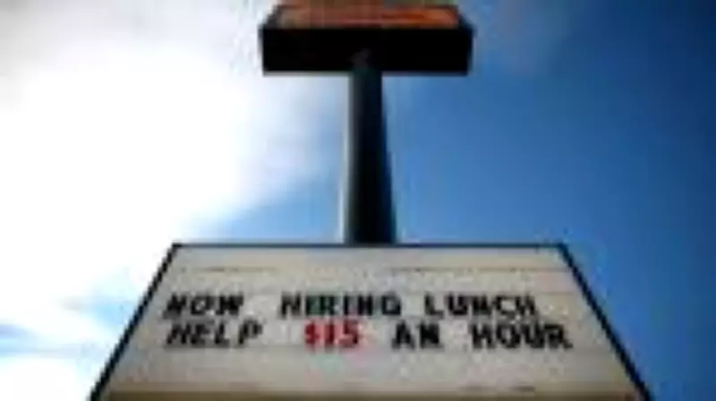 EUA surpreendem com 130 mil novos empregos em janeiro, liderados pelo setor de saúde