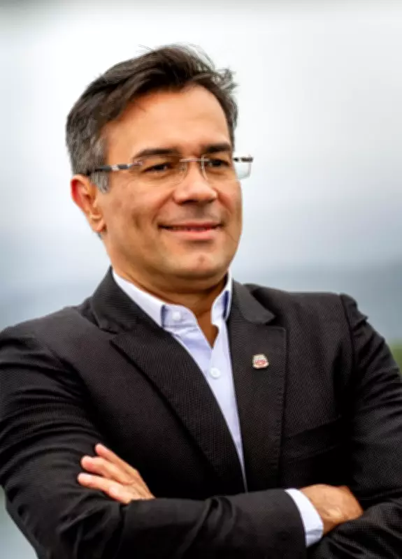 Ex-prefeito de Cubatão é denunciado por estupro; áudio revela justificativa por bebida